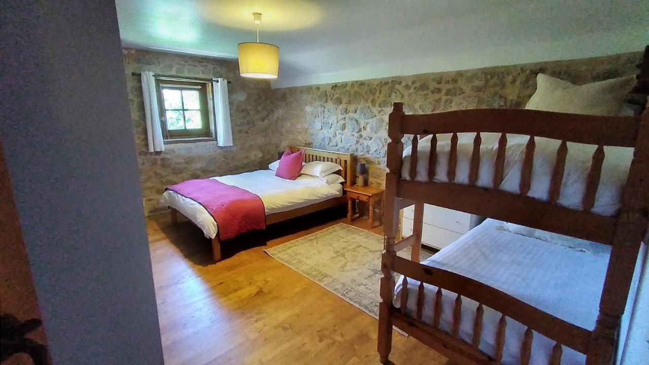 The Railway Cottage - Characterful And Comfortable Holiday Cottage Piegut-Pluviers Luaran gambar