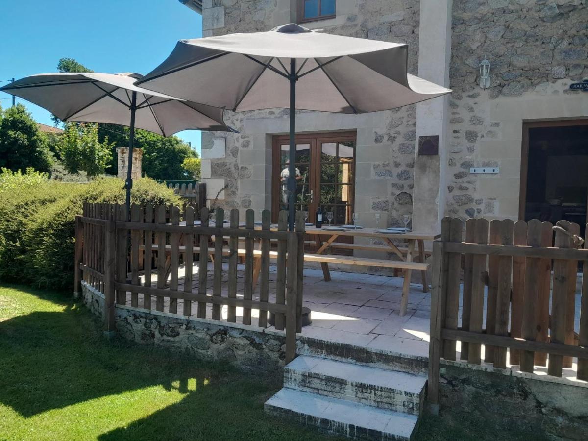 The Railway Cottage - Characterful And Comfortable Holiday Cottage Piegut-Pluviers Luaran gambar